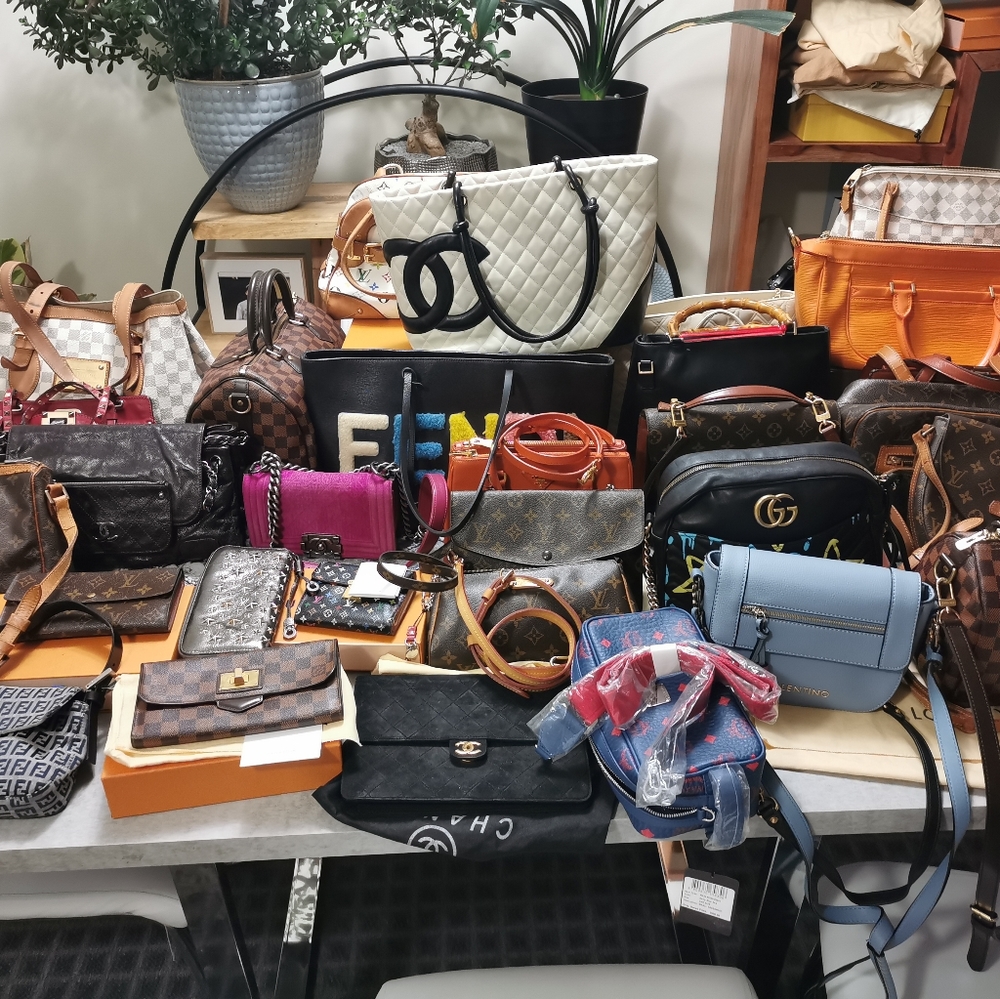 💯% Authentic lux purses and wallets for sale
